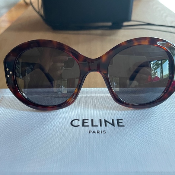 Celine Sunglasses Tortoiseshell - Picture 5 of 9